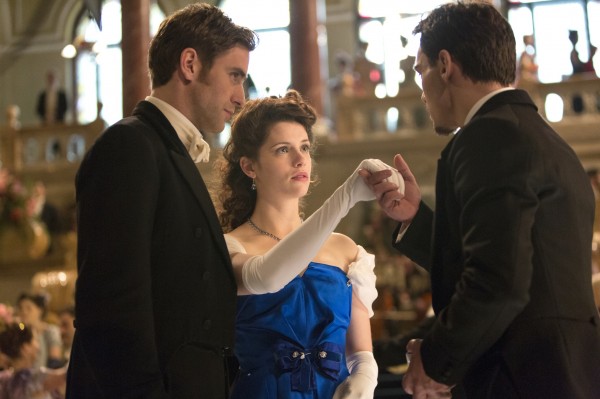 Oliver Jackson-Cohen as Jonathan Harker, Jessica De Gouw as Mina Murray, Jonathan Rhys Meyers as Alexander Grayson/Dracula